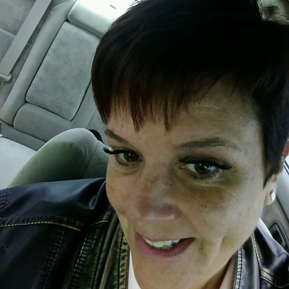 Meet your Posher, Becky